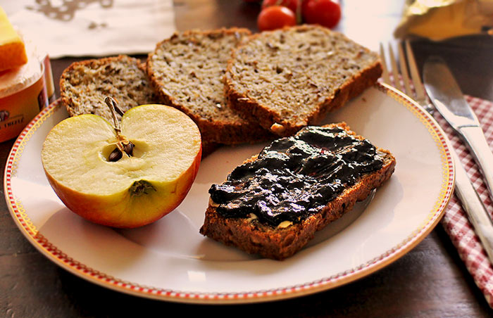 Low Carb Leinsamen-Sonnenblumenkern-Brot (Knusprig)