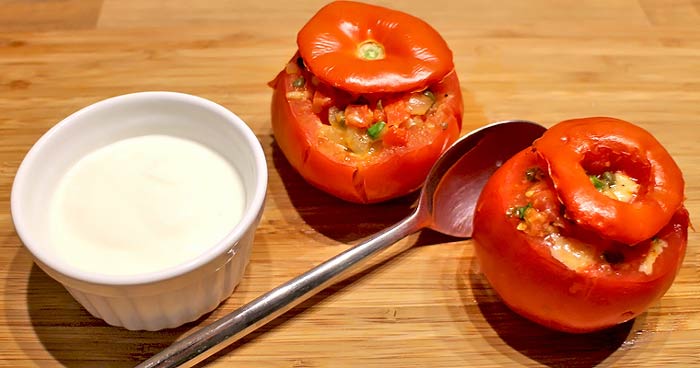 Low Carb Rezept | Gefüllte Tomaten mit Joghurt-Dip