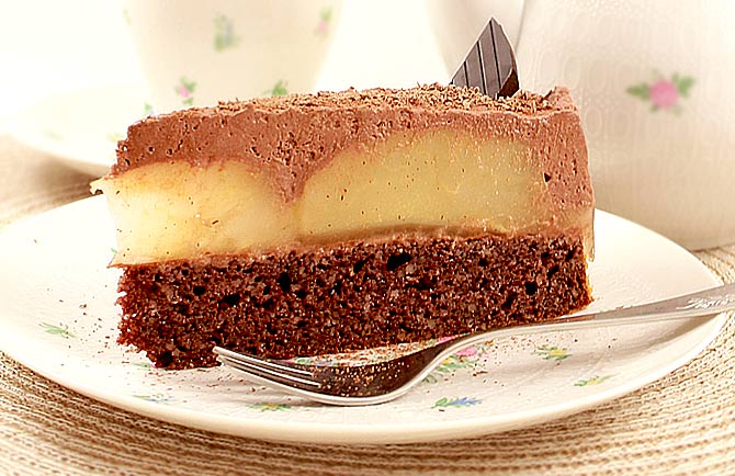 Low Carb Torte mit Schokolade und Birnen