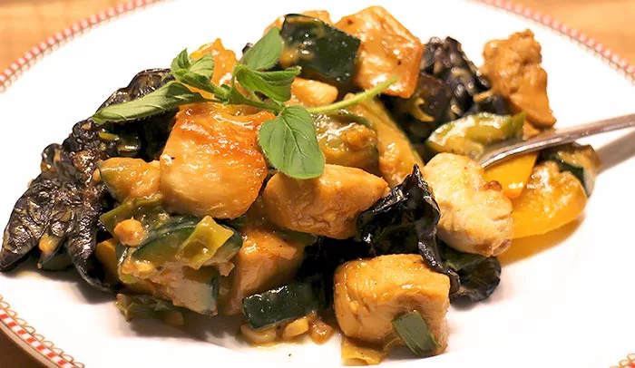 Asiatisches Low Carb Geschnetzeltes Mit Erdnusssauce 