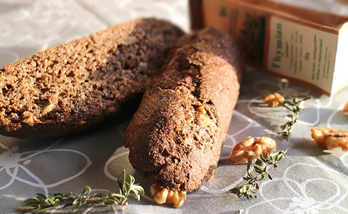 Low Carb Rezept | Walnuss-Thymian-Baguette - Foodonauten.de