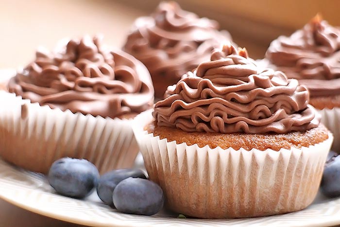 Low Carb Cupcake mit Schoko-Chai Topping