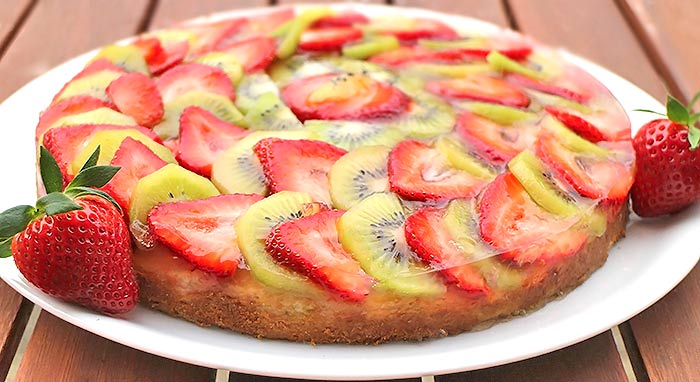 Low Carb Obstkuchen mit Biskuitteig aus Kokos- und Goldleinsamenmehl