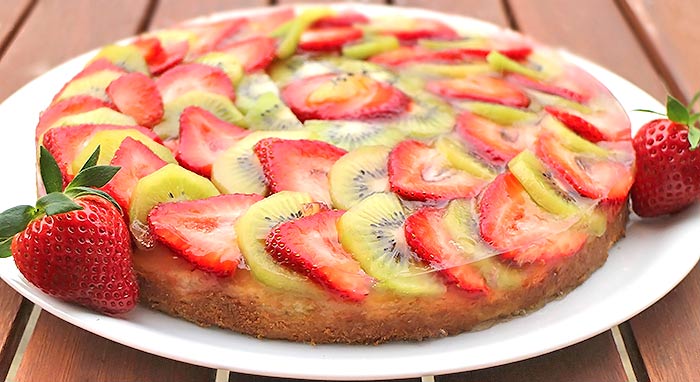 Low Carb Obstkuchen mit Biskuitteig aus Kokos- und Goldleinsamenmehl