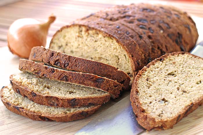 Low Carb Zwiebelbrot mit Goldleinmehl