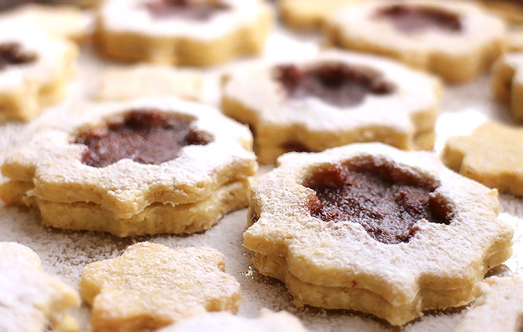 Low Carb Linzer Plätzchen mit Marmelade