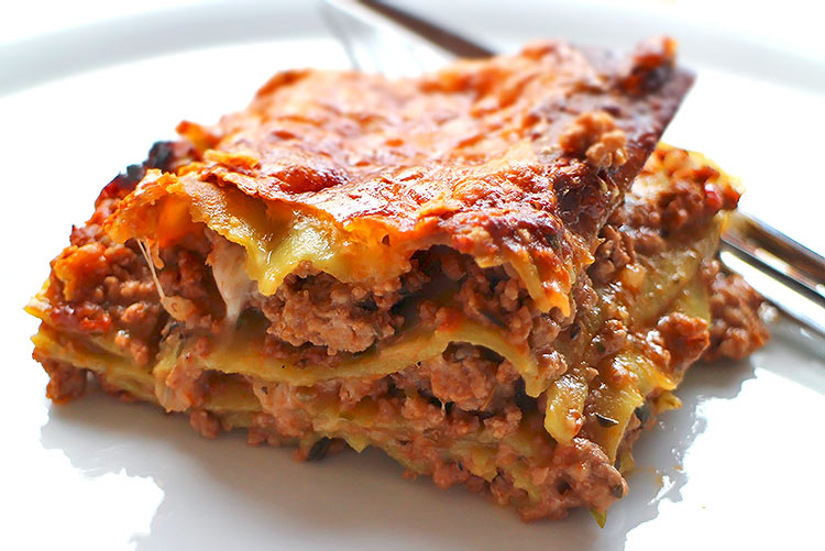 Einfache Slow Carb Lasagne mit Lasagneplatten aus grünen Linsen